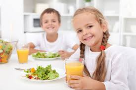 افزایش وزن کودکان/ چه خوراکی هایی باعث بیشتر شدن وزن کودکان می شود؟
