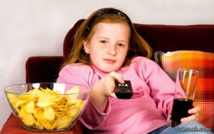 چاقی کودکان در سال های ابتدایی مدرسه/ عوارض نوشابه های گازدار