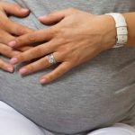 علائم وضع حمل در ماه آخر